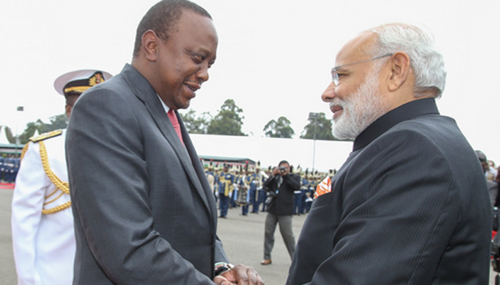 PM मोदी ने केन्या के राष्ट्रपति उहूरू केन्याता के साथ कई मसलों पर वार्ता की